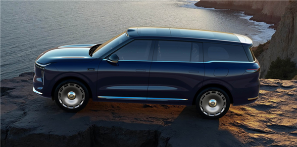 32.28万买智己LS9 除了洗澡还能干啥