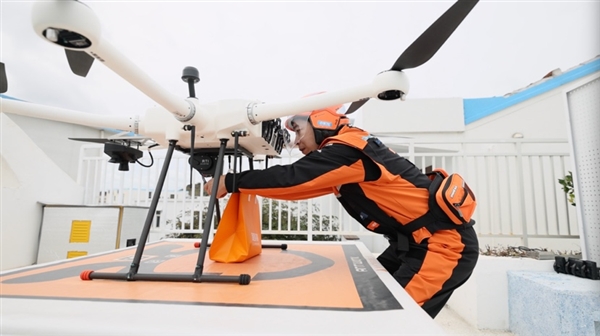 1小时山路3分钟送达！淘宝闪购开通国内首个海岛无人机航线