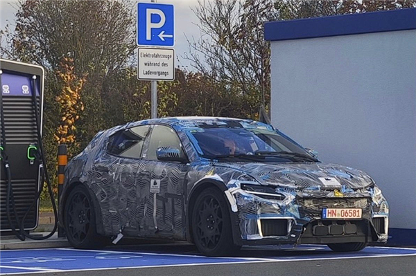 理想设计总监：法拉利即将推出的纯电车和理想i系列很像