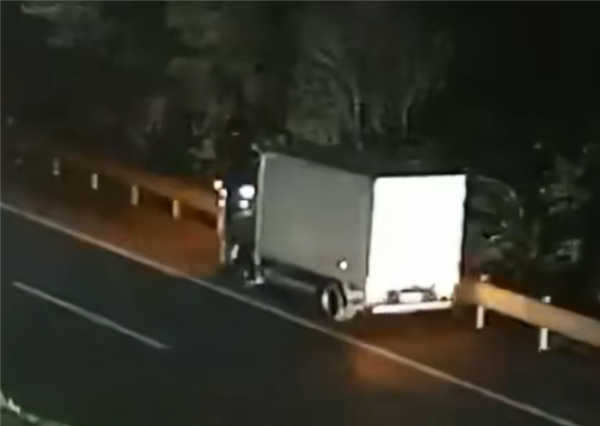 电动货车续航显示剩60公里 实际开了十几公里就趴窝