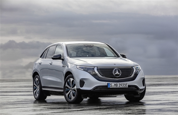 奔驰电车开5年续航少了一半多 只有210公里！4S店：电池能修不能换