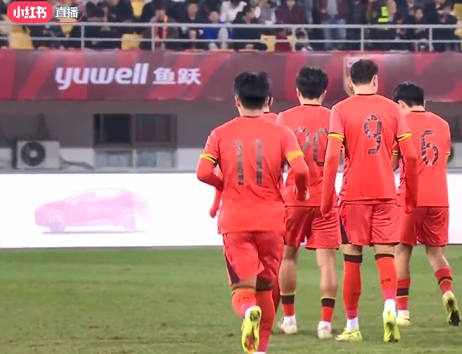 下半场刚开始就换人！蒯纪闻换下王博豪