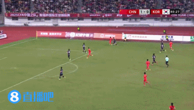 天秀！拜合拉木脚后跟破门！本场双响！U22国足2-0领先韩国！