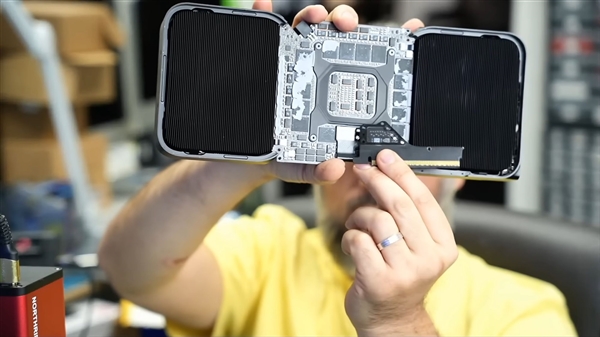 1万美刀的RTX RPO 6000专业显卡PCIe接口损坏变砖！维修几率为零