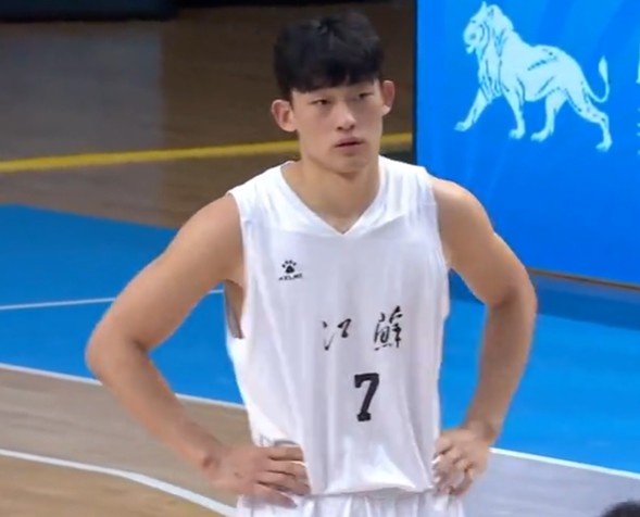 全运会U18男篮排位赛-王昱翔19分5板 江苏U18全运男篮战胜湖北队