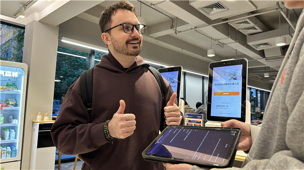 阿里千问App支持119种语言 上线全新实时翻译能力
