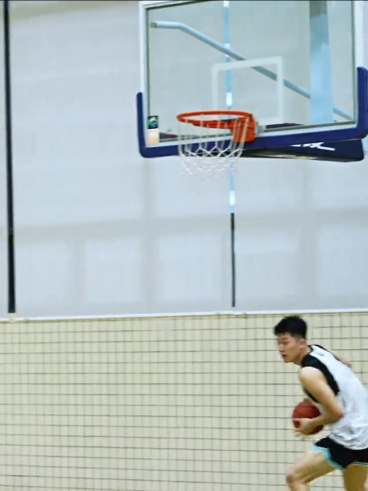 崔永熙&麦考尔&奎因入镜！广东男篮晒球队训练视频