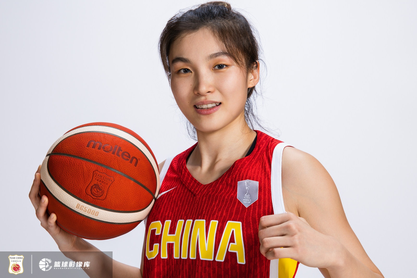 翟若云：篮球是一项团队运动 团结是我们取得胜利的关键