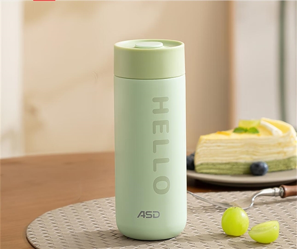 保温杯里放这几样东西秒变“炸弹”：很多人都在做