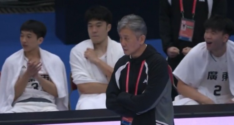 全运U22男篮半决赛-李奕臻18分5板2助 广东U22全运男篮轻取上海队