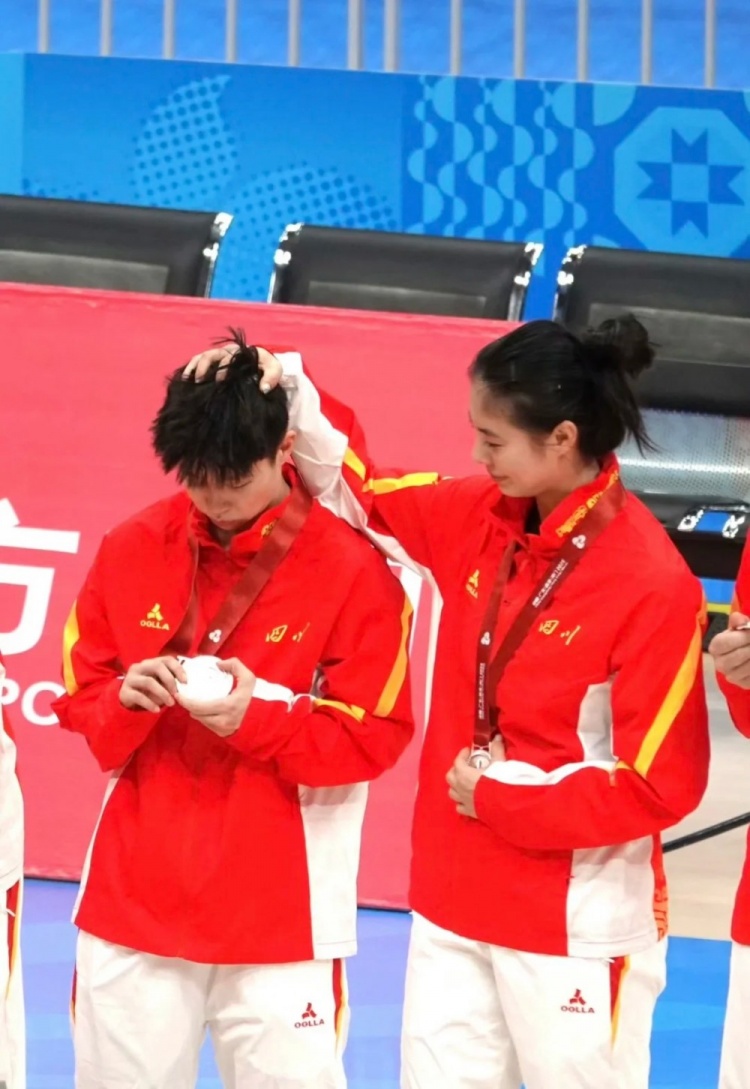 李缘：我们总希望一切都能完美 但现实却是 遗憾无处不在