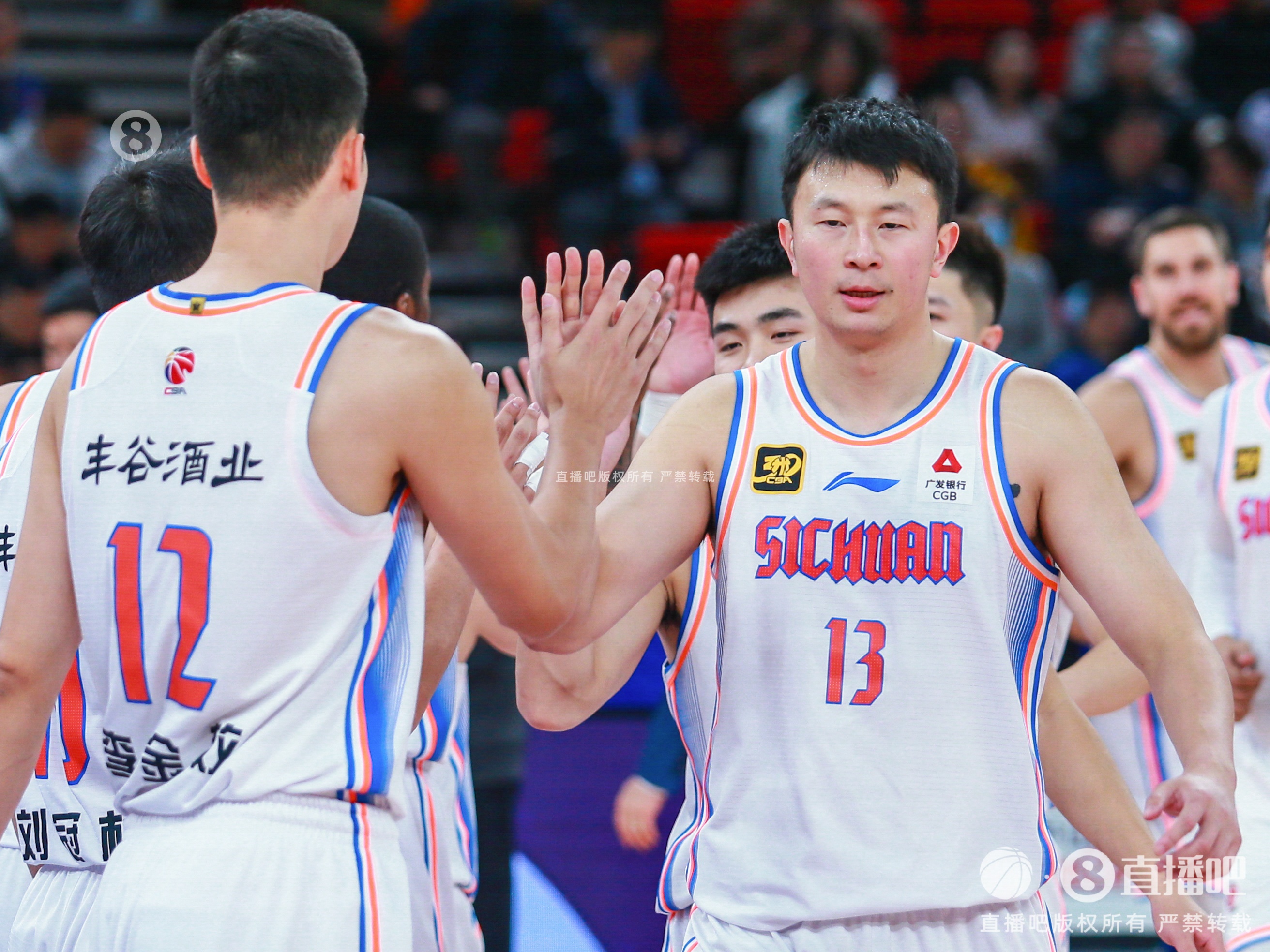 媒体人：四川目前这阵容难称超市 可选的并不多 第一窗口期来不及