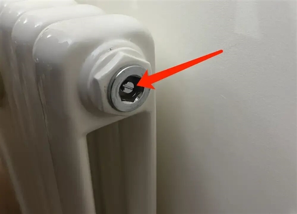 要想暖气热 就得先放气 很多人都做错了