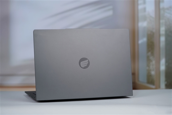 首发仅2899元 奥睿科Obook超能笔记本图赏