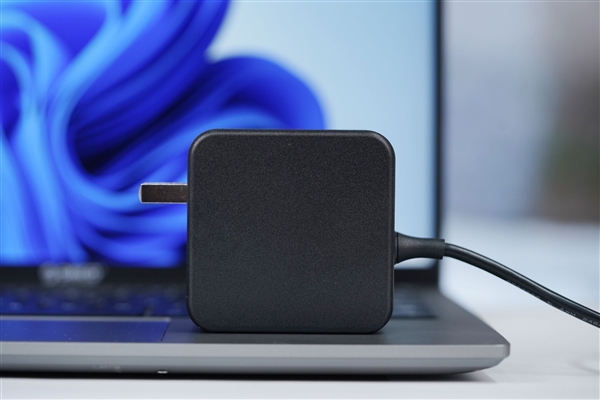 首发仅2899元 奥睿科Obook超能笔记本图赏