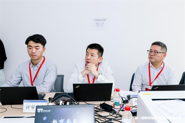 创新大赛标配龙芯CPU：搭档国产AI加速卡