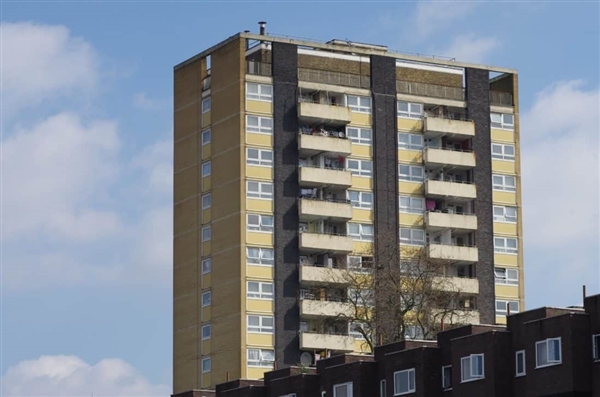 男子花8万元网购70平海景房引热议 回应:房子已成功过户