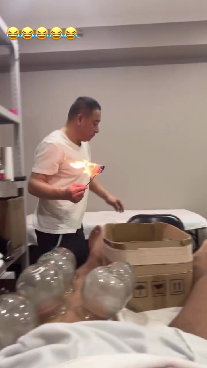 尝试东方神秘力量！北京男篮外援斯佩尔曼晒拔火罐视频