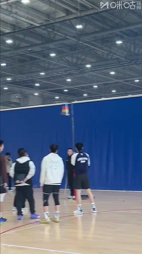 郭艾伦体测数据：体重84.1kg轻了一丢丢 原地摸高3米1