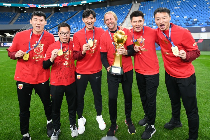 32岁杜佳效力海港5赛季出场45分钟，随队获得3中超冠军+1足协杯