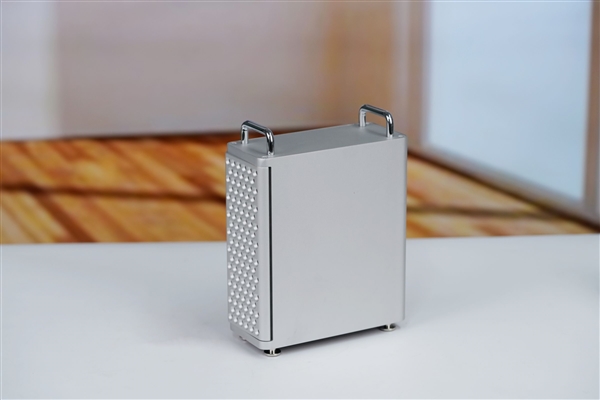 致敬苹果Mac Pro刨丝器！奥睿科Omini Pro迷你机图赏