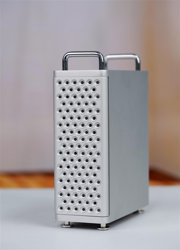 致敬苹果Mac Pro刨丝器！奥睿科Omini Pro迷你机图赏