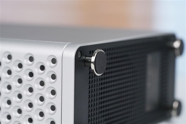 致敬苹果Mac Pro刨丝器！奥睿科Omini Pro迷你机图赏