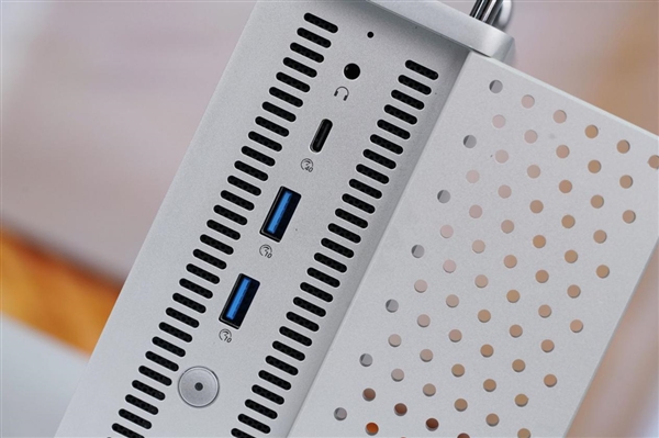 致敬苹果Mac Pro刨丝器！奥睿科Omini Pro迷你机图赏