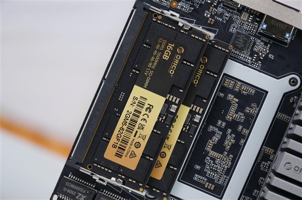 致敬苹果Mac Pro刨丝器！奥睿科Omini Pro迷你机图赏