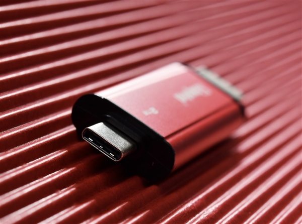 金士顿Dual Portable双接口移动固态硬盘上手：速度起飞 达到1050MB/s