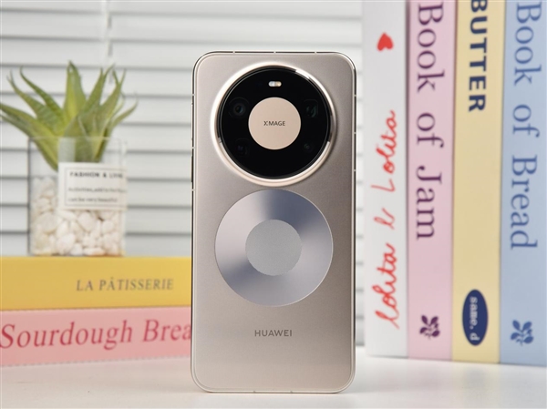 华为王者归来！Mate 80 Pro Max开箱上手：实力够强够出圈