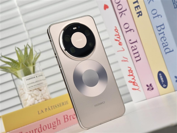 华为王者归来！Mate 80 Pro Max开箱上手：实力够强够出圈