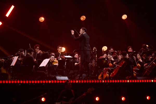 华为Mate 80发布会后 王赫野开场曲《篇章》太燃 音源查询量暴涨