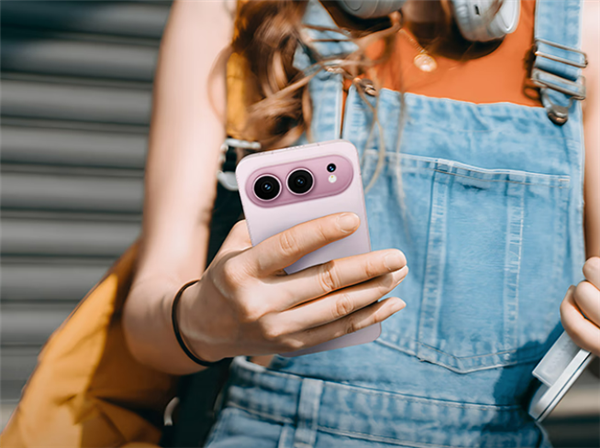 不踩坑的大学生数码套装：荣耀500系列影像/性能拉满 耳机戴一天不疼