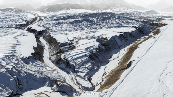 卫星俯瞰人迹罕至的新疆安集海大峡谷：如同七彩画卷