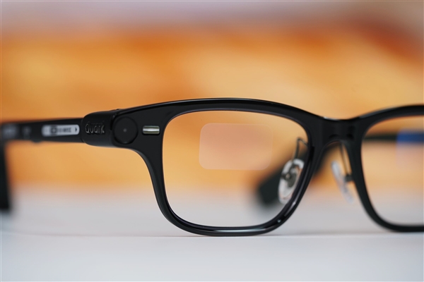 阿里巴巴首款自研旗舰双显AI眼镜！夸克AI眼镜S1图赏