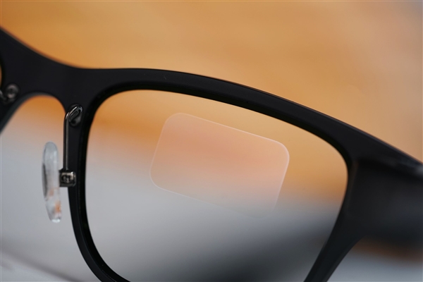 阿里巴巴首款自研旗舰双显AI眼镜！夸克AI眼镜S1图赏