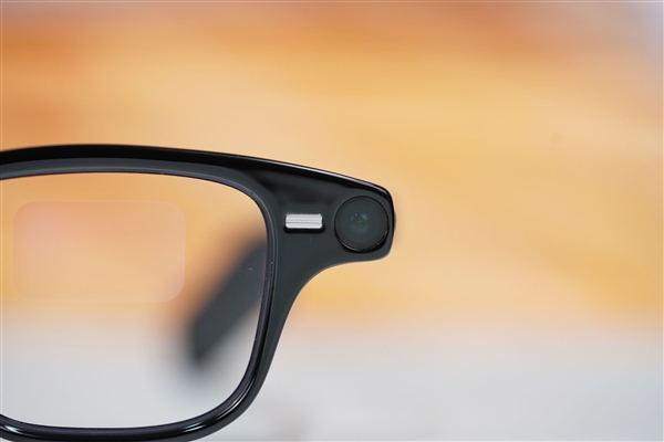 阿里巴巴首款自研旗舰双显AI眼镜！夸克AI眼镜S1图赏