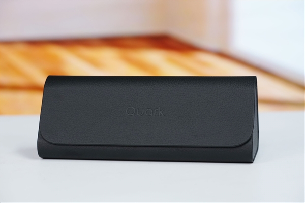 阿里巴巴首款自研旗舰双显AI眼镜！夸克AI眼镜S1图赏