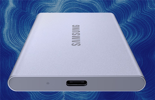 三星T7焕新版移动固态硬盘首发999元起:机身再生铝材质打造