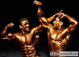 男子传统健美七个规定动作怎么演示与解析-男子传统健美七个规定动作演示解析方法