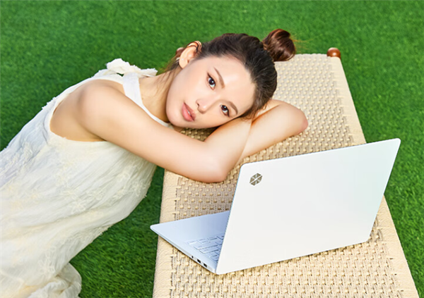 机械革命星耀14星光白轻薄本上新：锐龙AI 9 H 365首发6299元