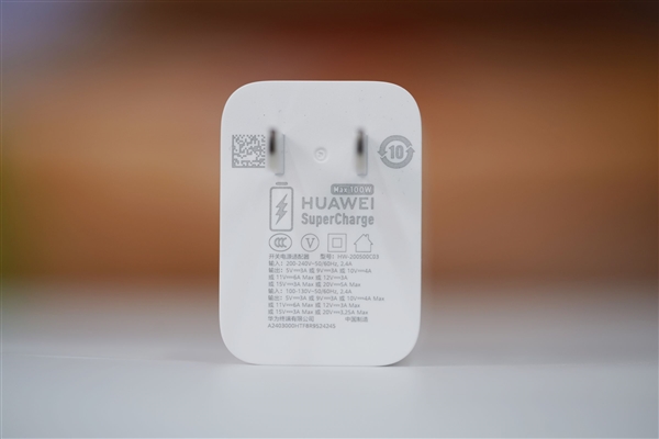 首发麒麟9030 Pro!华为Mate 80 Pro Max图赏