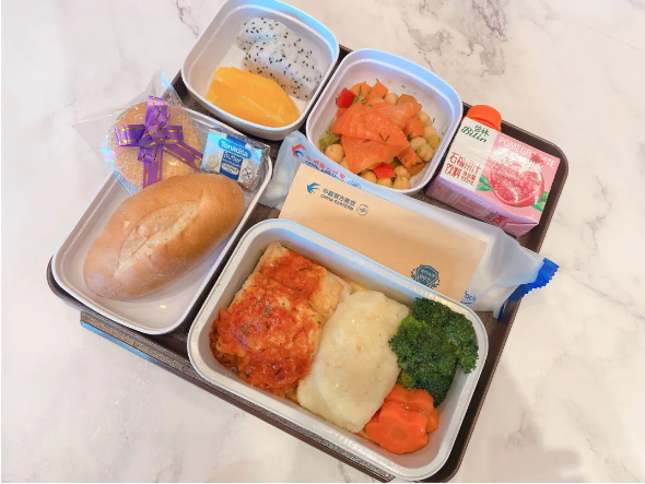 2万公里全球最长航线启航 飞26小时吃啥 飞机餐公布