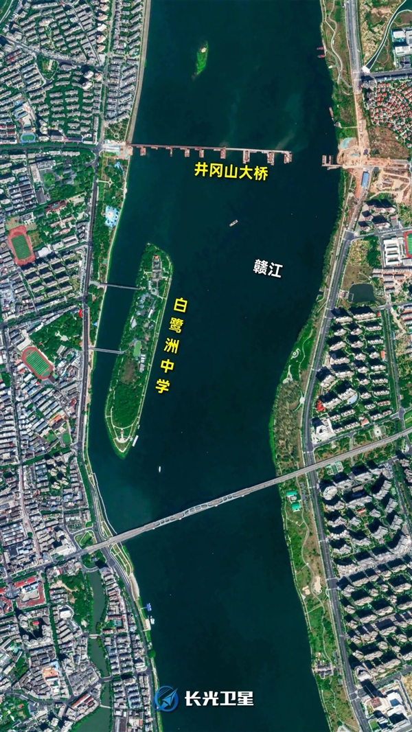 卫星探秘:一座小岛 就是一个重点中学