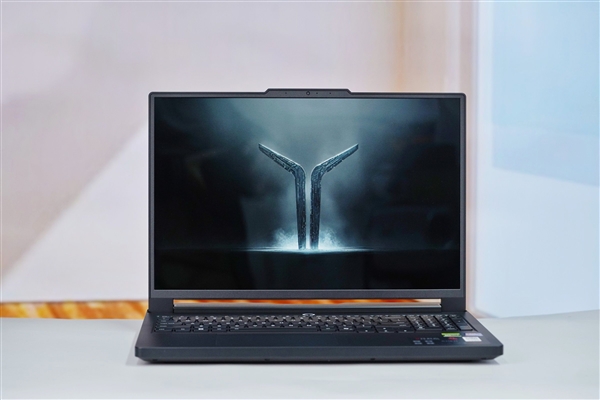 专业OLED超竞屏！联想拯救者Y9000P 2025AI元启游戏本图赏