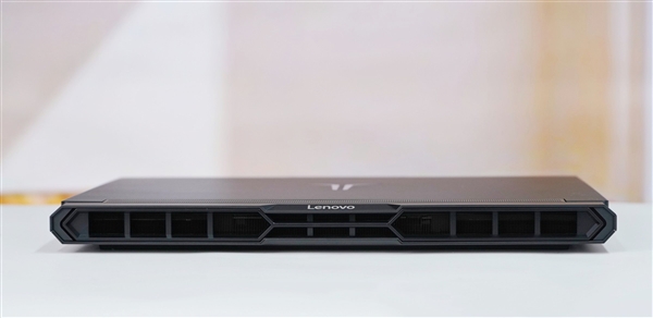 专业OLED超竞屏！联想拯救者Y9000P 2025AI元启游戏本图赏