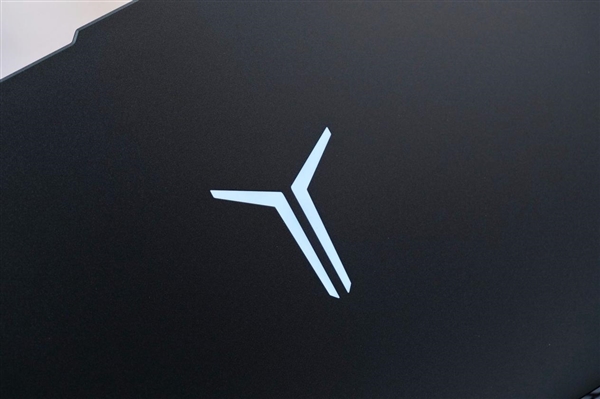 专业OLED超竞屏！联想拯救者Y9000P 2025AI元启游戏本图赏