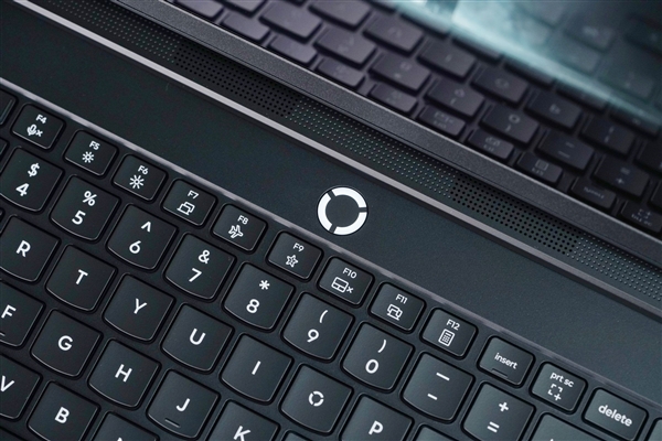 专业OLED超竞屏！联想拯救者Y9000P 2025AI元启游戏本图赏