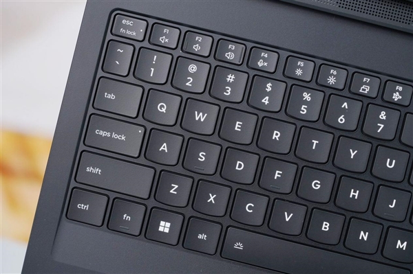 专业OLED超竞屏！联想拯救者Y9000P 2025AI元启游戏本图赏